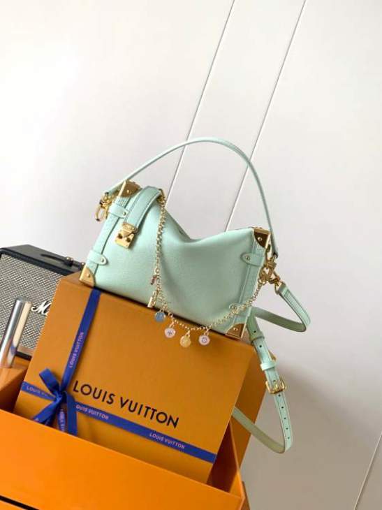 Picture of Louis Vuitton Handbags _SKUfw240127828fw